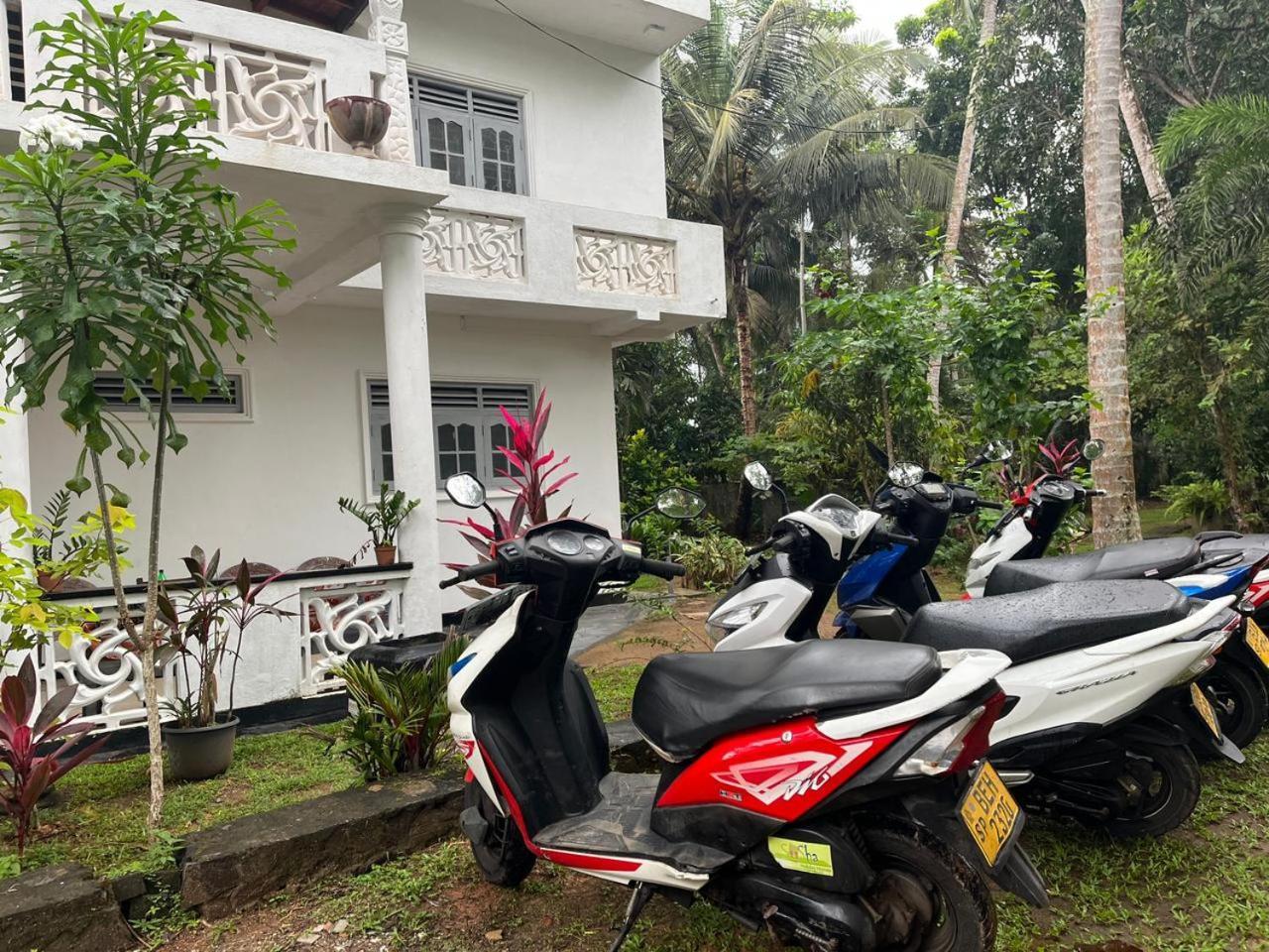 Susha 1ac Bedroom With 2non Ac Bedrooms Villa Hikkaduwa