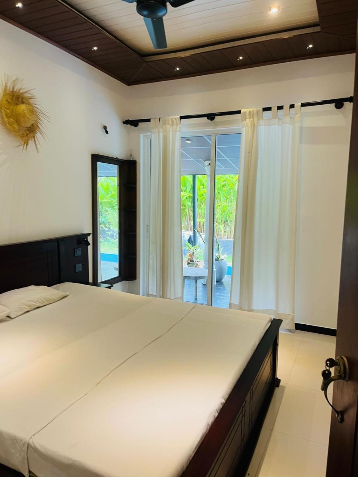 Villa Susha 1ac Bedroom With 2non Ac Bedrooms Hikkaduwa